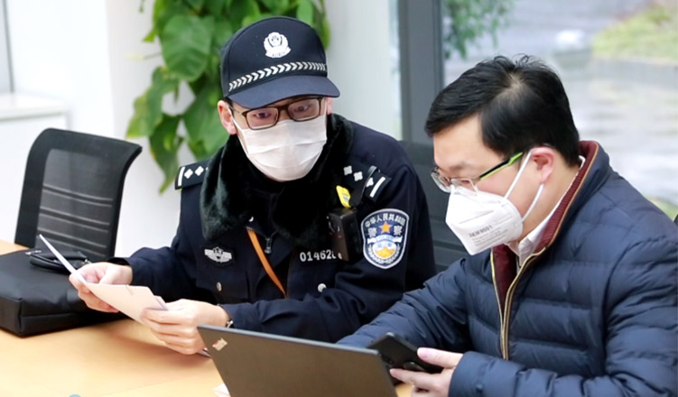 滬警方主動(dòng)對接我司，保障誠格一次性防護(hù)服安全生產(chǎn)