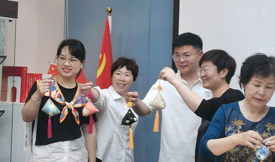 香韻端午，情滿誠格——上海誠格集團工會組織開展端午香囊制作活動